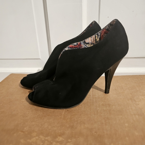 Women's High Heels - Picture 1 of 4